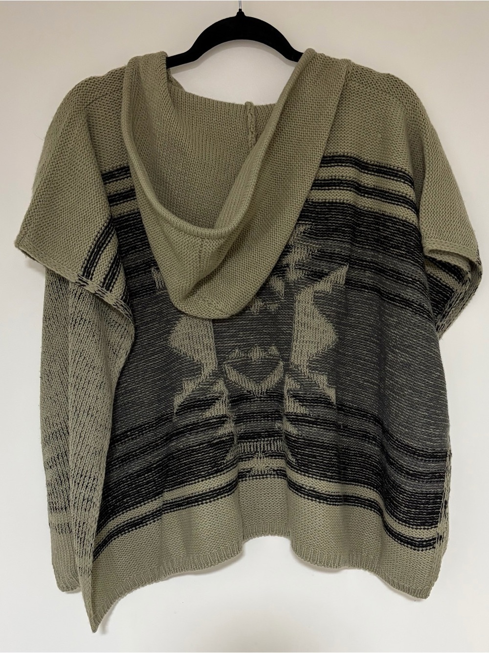 Saks Fifth Avenue Women’s Tan and Black Knitted Hooded Poncho OS - Picture 3 of 8